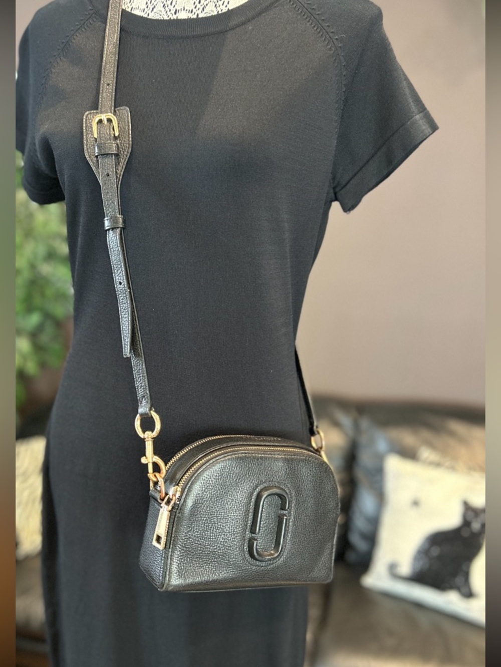 Authentic Marc Jacobs Shutter Crossbody Bag.